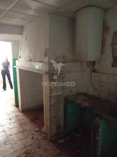 Moradia T6 para Venda em Borba (São Bartolomeu)