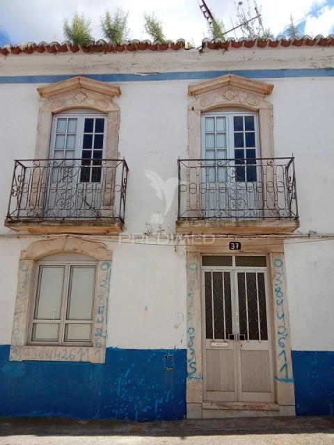 Moradia T6 para Venda em Borba (São Bartolomeu)