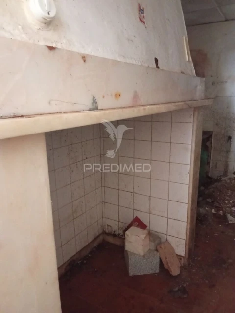 Moradia T6 para Venda em Borba (São Bartolomeu)