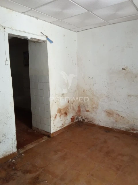 Moradia T6 para Venda em Borba (São Bartolomeu)