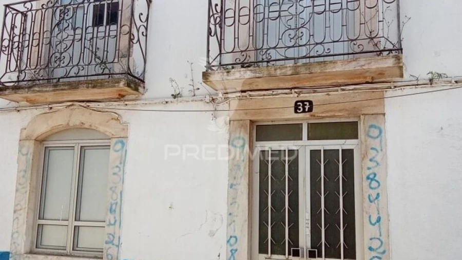 Moradia T6 para Venda em Borba (São Bartolomeu)