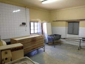 Loja para Venda em Parreira e Chouto