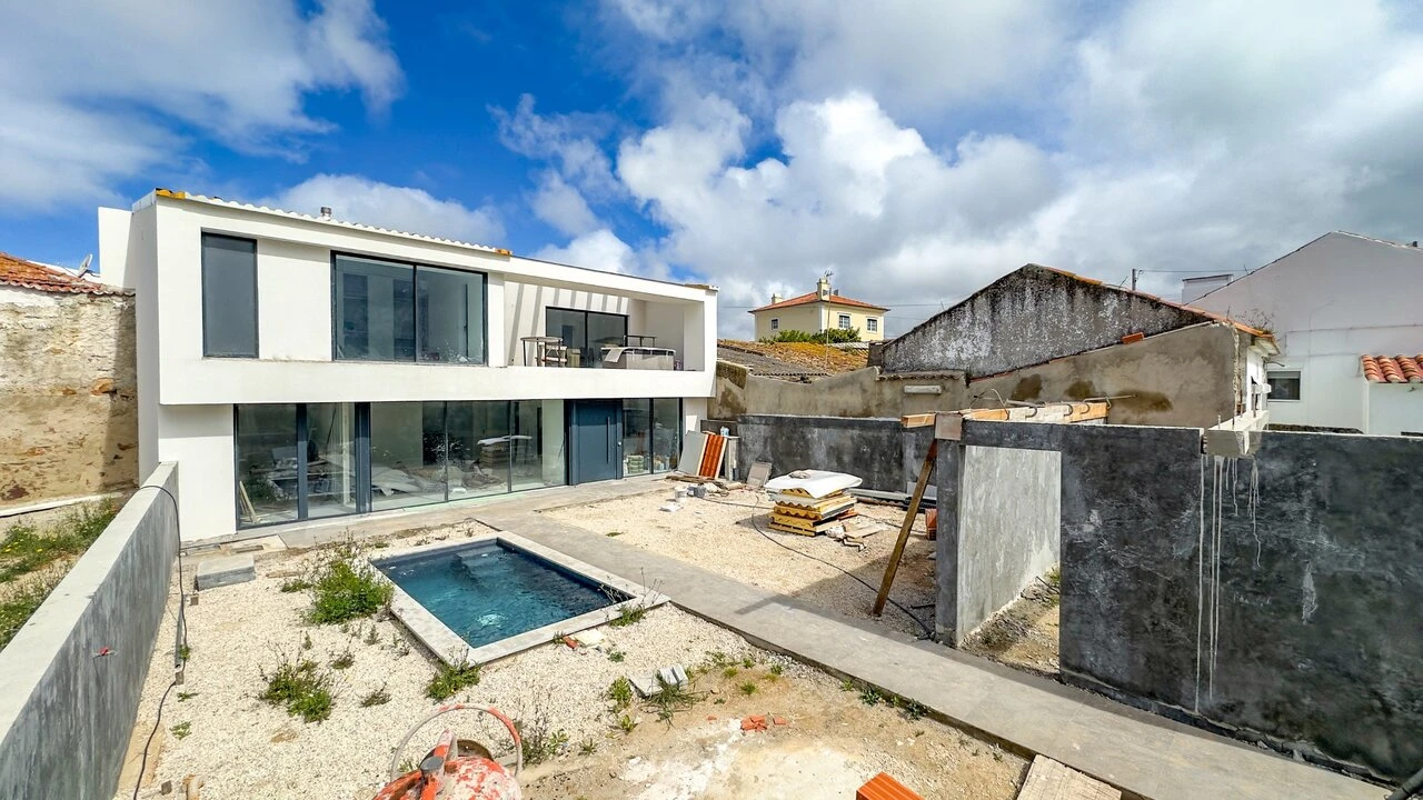 Moradia T3 para Venda em Santo Isidoro Foto 1