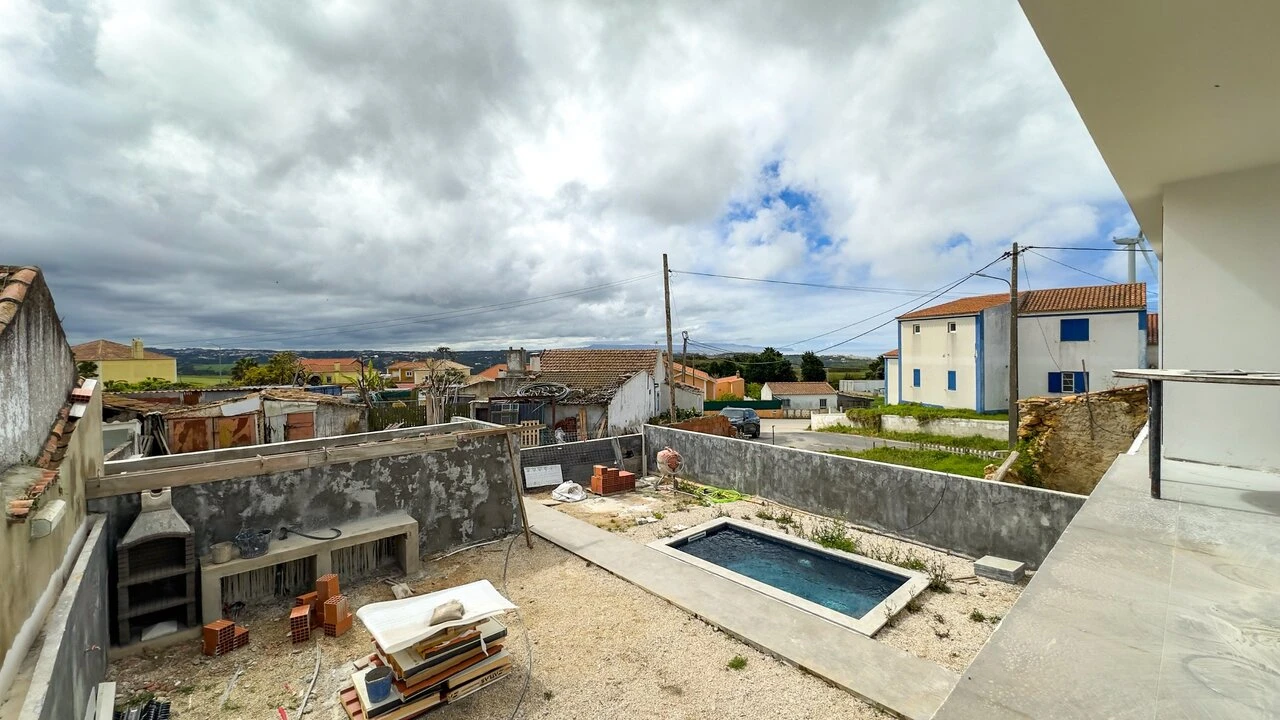 Moradia T3 para Venda em Santo Isidoro Foto 2