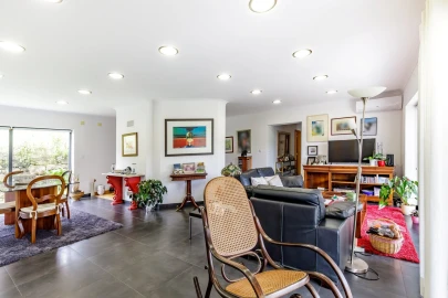 Moradia T6 para Venda em Santa Maria, São Pedro e Matacães