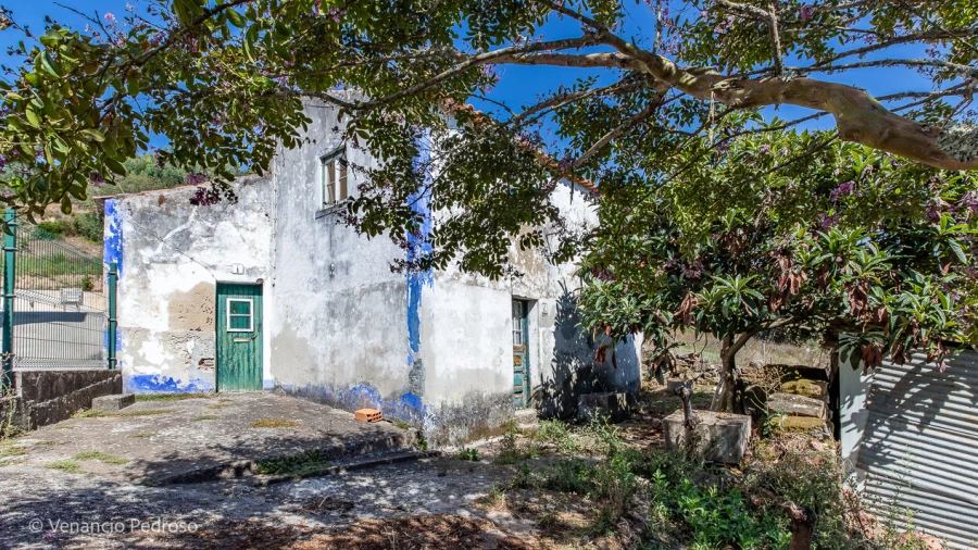 Moradia T3 para Venda em Azueira e Sobral da Abelheira