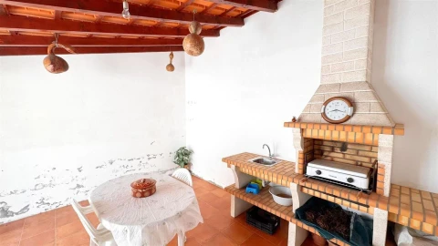 Moradia T2 para Venda em Paredes de Viadores e Manhuncelos