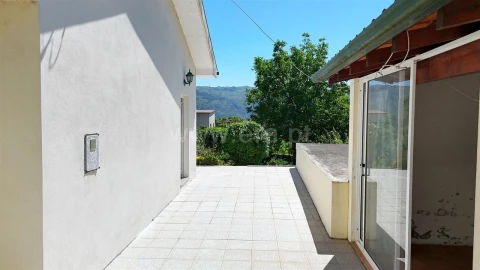 Moradia T2 para Venda em Paredes de Viadores e Manhuncelos
