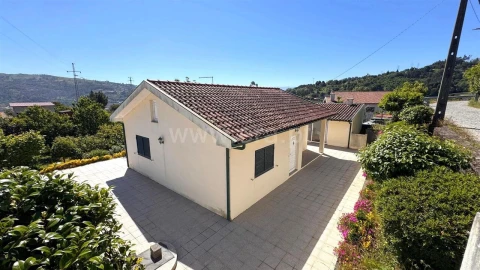 Moradia T2 para Venda em Paredes de Viadores e Manhuncelos