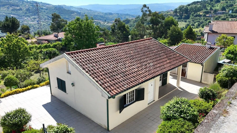 Moradia T2 para Venda em Paredes de Viadores e Manhuncelos Foto 2