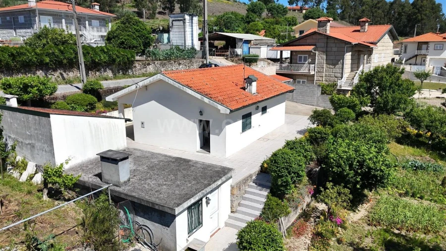 Moradia T2 para Venda em Paredes de Viadores e Manhuncelos Foto 4