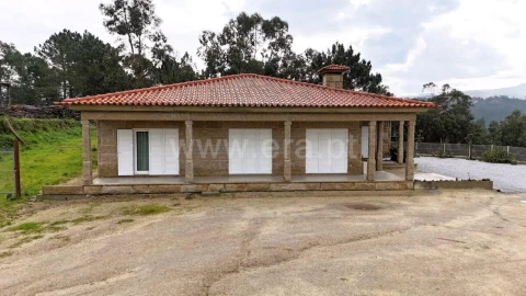Moradia T3 para Venda em Vila Boa de Quires e Maureles