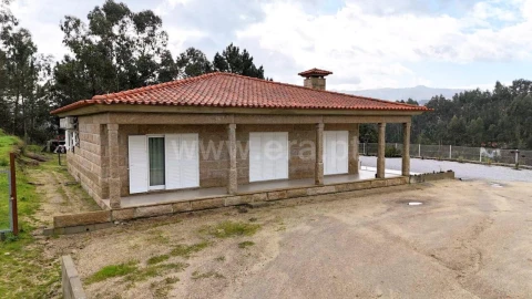 Moradia T3 para Venda em Vila Boa de Quires e Maureles