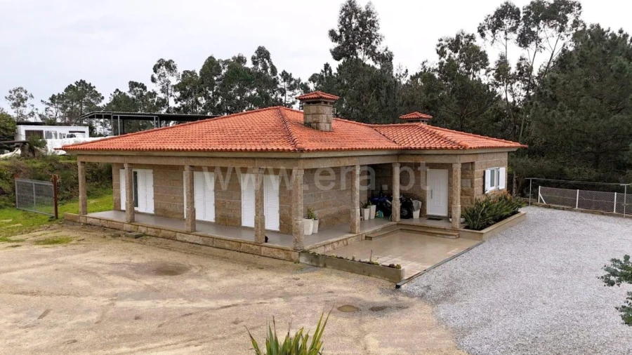 Moradia T3 para Venda em Vila Boa de Quires e Maureles
