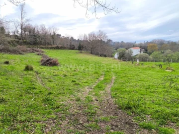Terreno para Venda em Campelo e Ovil