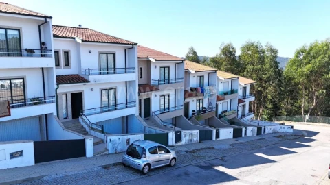 Moradia T3 para Venda em Lustosa e Barrosas (Santo Estêvão)