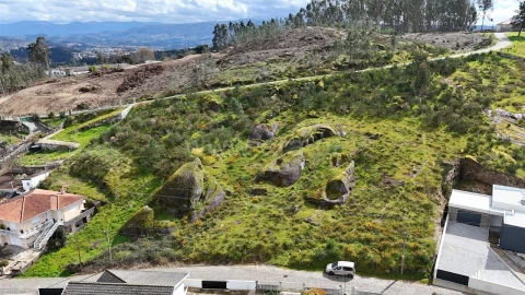 Terreno para Venda em Vila Boa de Quires e Maureles