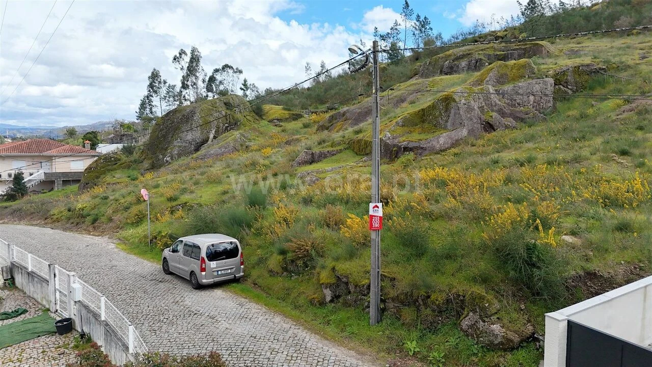 Terreno para Venda em Vila Boa de Quires e Maureles Foto 2