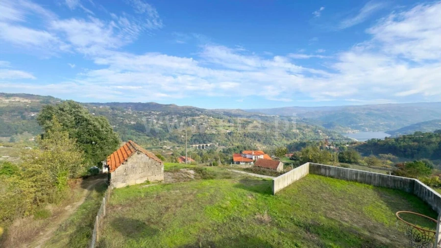 Moradia T4 para Venda em Paredes de Viadores e Manhuncelos Foto 5