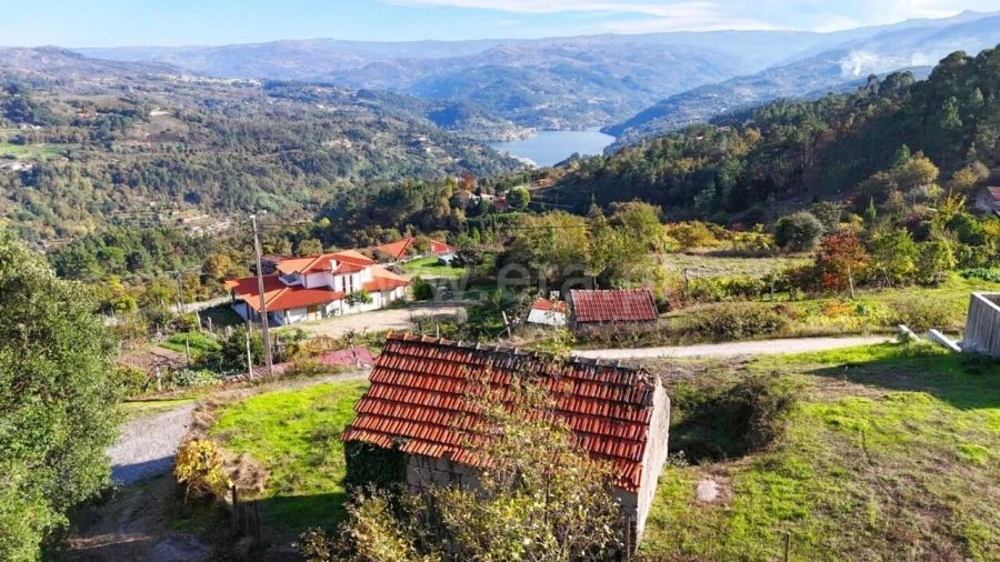 Moradia T4 para Venda em Paredes de Viadores e Manhuncelos Foto 4