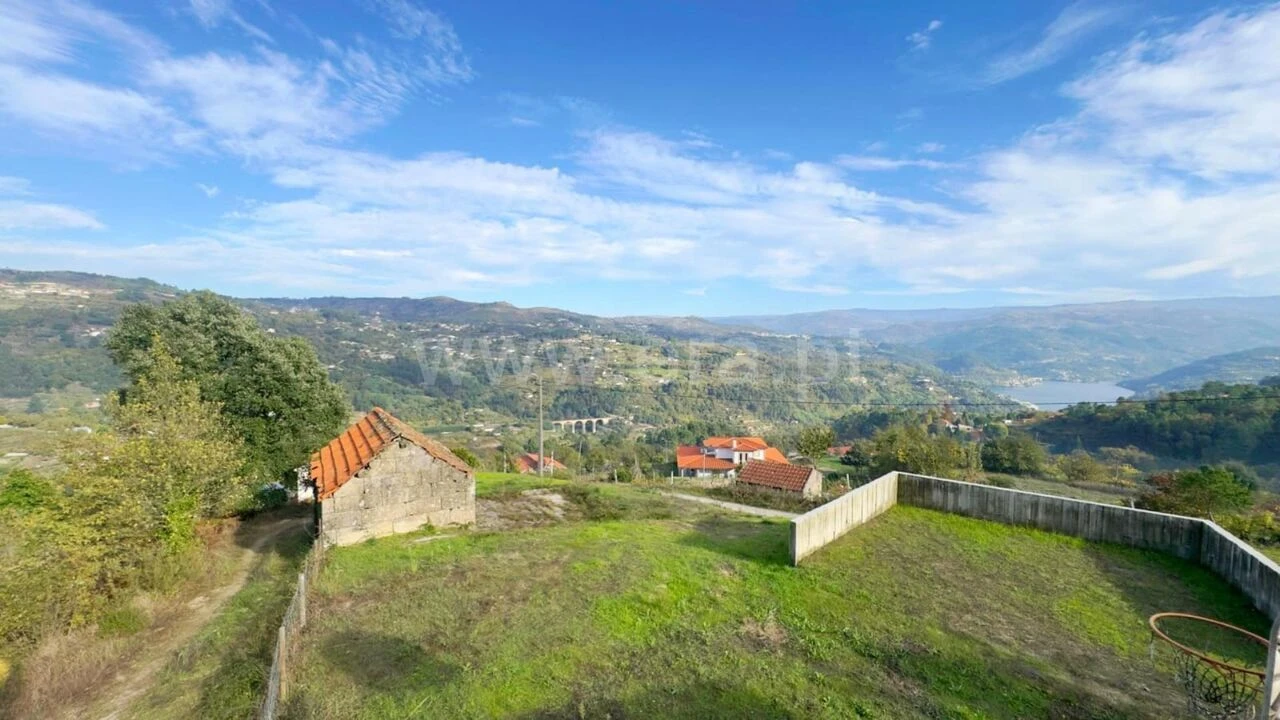 Moradia T4 para Venda em Paredes de Viadores e Manhuncelos Foto 5