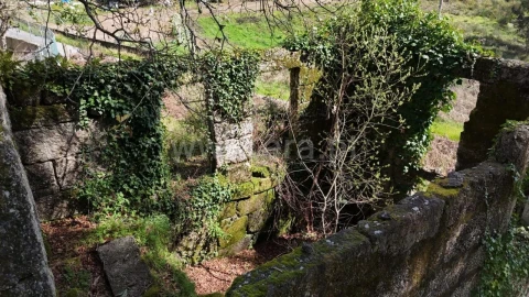 Moradia T2 para Venda em Vila Boa de Quires e Maureles