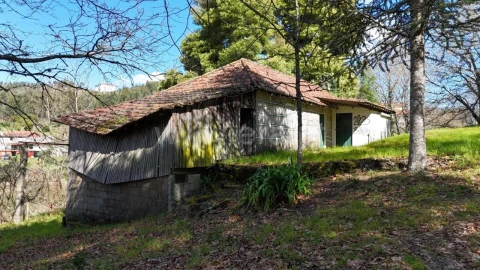 Moradia T2 para Venda em Vila Boa de Quires e Maureles