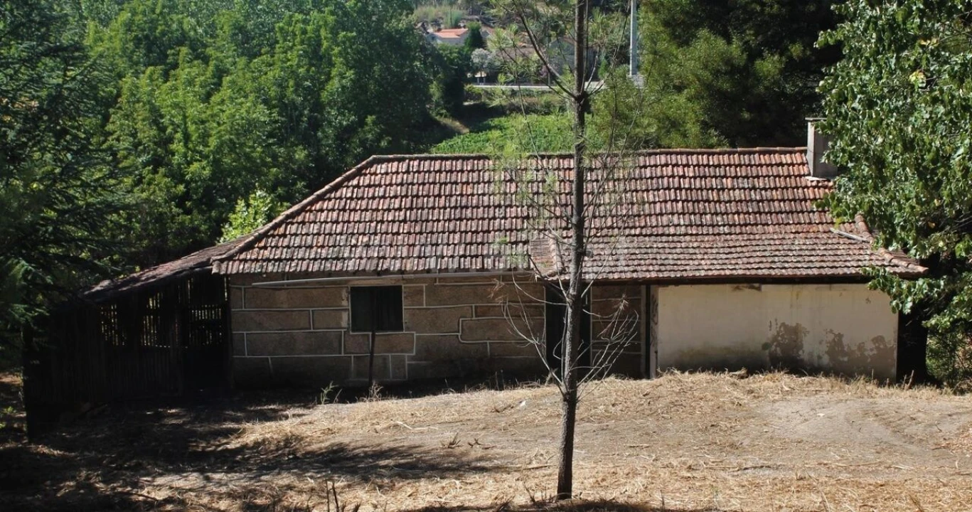 Moradia T2 para Venda em Vila Boa de Quires e Maureles Foto 1