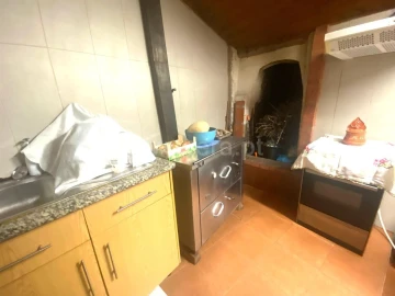 Moradia T1 para Venda em Freigil e Miomães