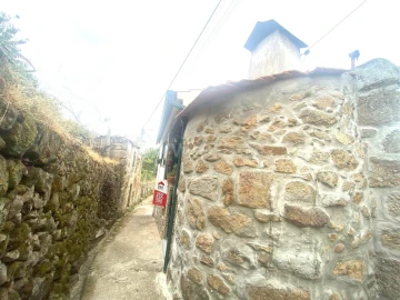 Moradia T1 para Venda em Freigil e Miomães