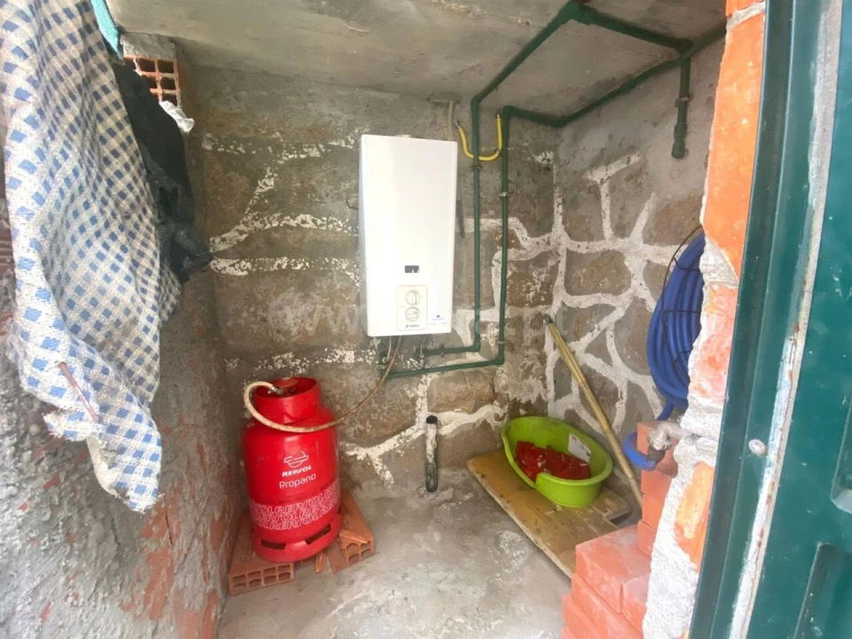 Moradia T1 para Venda em Freigil e Miomães Foto 2