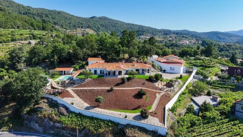 Quinta T4 para Venda em Campelo e Ovil