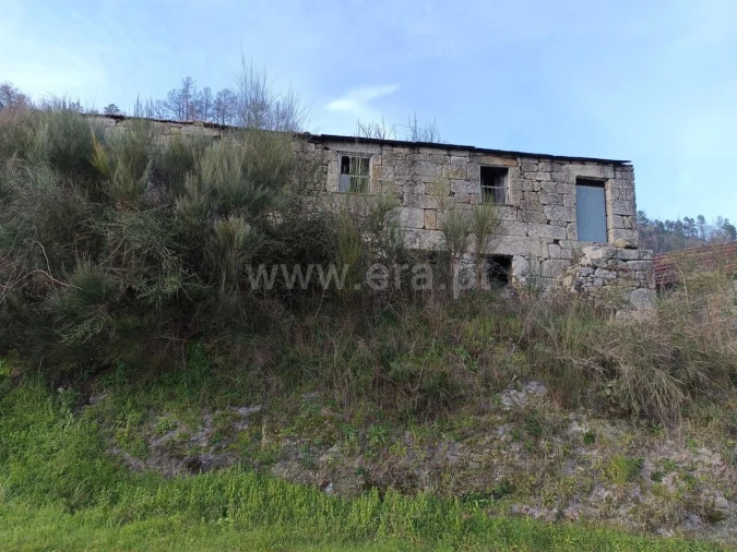 Moradia T0 para Venda em Teixeira e Teixeiró Foto 2