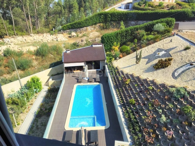 Moradia T5 para Venda em Sobrado e Bairros Foto 2