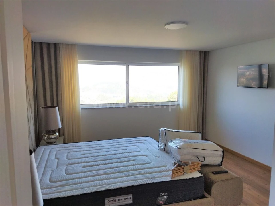 Moradia T5 para Venda em Sobrado e Bairros Foto 9