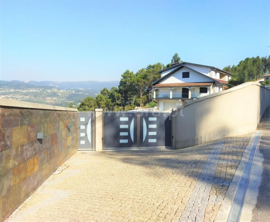 Moradia T5 para Venda em Sobrado e Bairros Foto 4