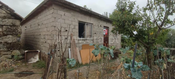 Moradia T1 para Venda em Várzea, Aliviada e Folhada