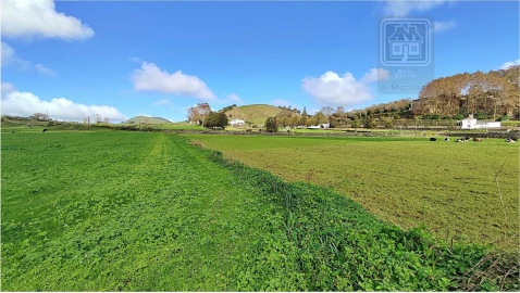 Terreno para Venda em Ponta Delgada (São Sebastião)