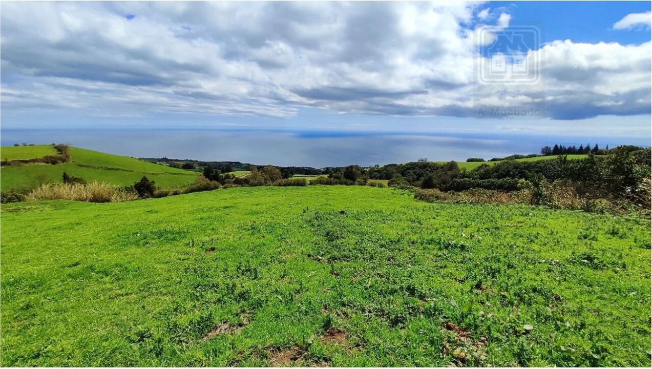 Terreno para Venda em Vila Franca do Campo (São Miguel) Foto 1
