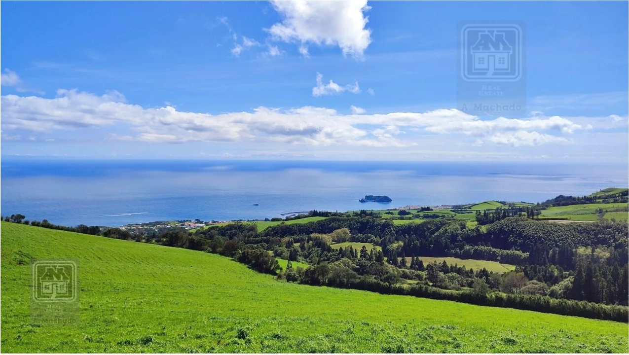 Terreno para Venda em Vila Franca do Campo (São Miguel) Foto 1