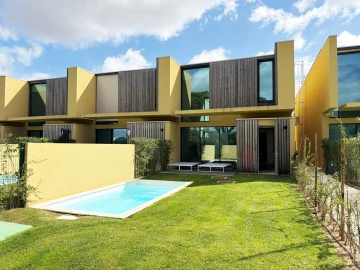 Moradia T2 para Venda em Quarteira