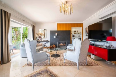 Moradia T4 para Venda em Albufeira e Olhos de Água