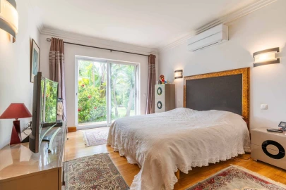 Moradia T4 para Venda em Albufeira e Olhos de Água