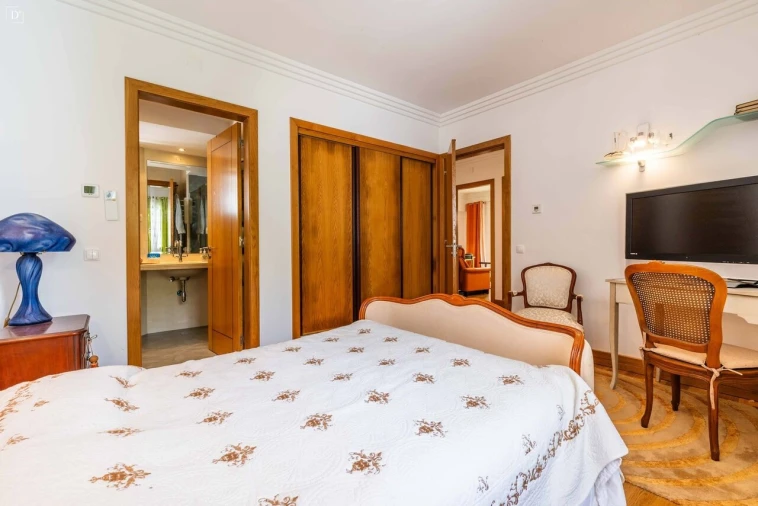 Moradia T4 para Venda em Albufeira e Olhos de Água Foto 15