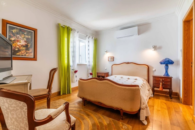 Moradia T4 para Venda em Albufeira e Olhos de Água Foto 14