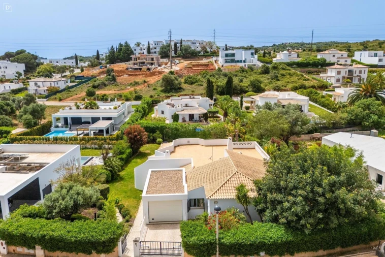 Moradia T4 para Venda em Albufeira e Olhos de Água Foto 24