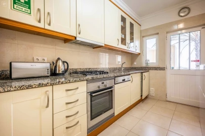 Moradia T3 para Venda em Albufeira e Olhos de Água