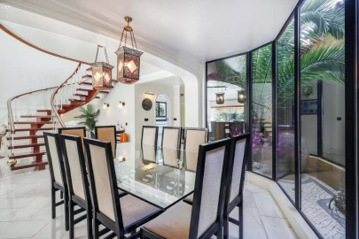 Moradia T8 para Venda em Albufeira e Olhos de Água