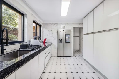 Moradia T8 para Venda em Albufeira e Olhos de Água