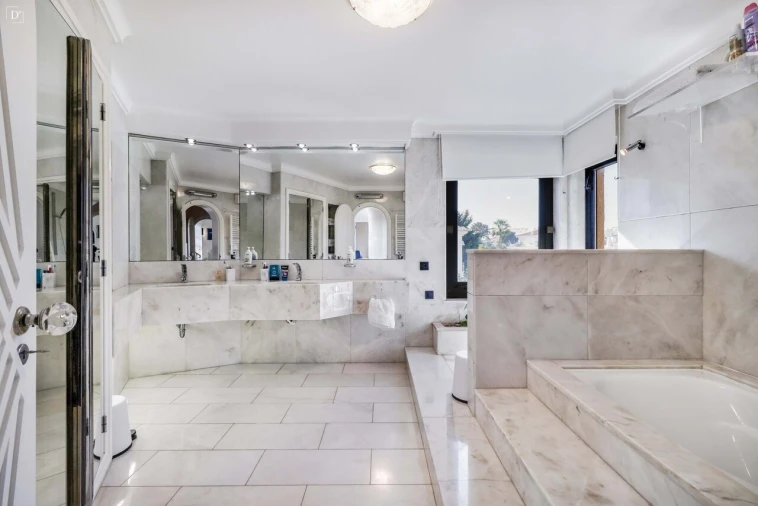 Moradia T8 para Venda em Albufeira e Olhos de Água Foto 19